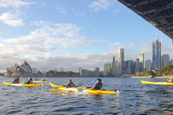 Sydney Harbour Bridge Breakfast Paddle: Kayak Adventure with Iconic Views