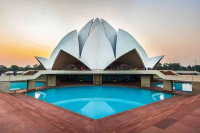 Delhi's Architectural Marvels: A Guided Tour of Lotus Temple & Humayun's Tomb