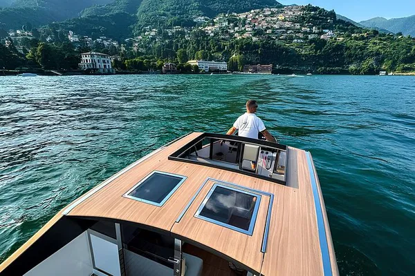 Lake Como Private Luxury Boat Tour (7-10 Guests)