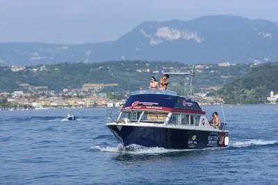 Sirmione Cruise: Swim Stop from Peschiera!