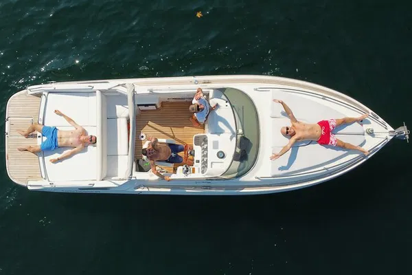 Lake Como Boat Party: Open Wine & Villa Views!