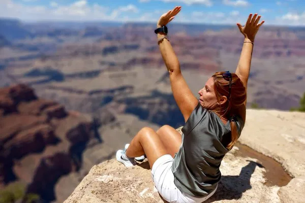Grand Canyon Day Tour: Hoover Dam, Skywalk Option & Free WiFi