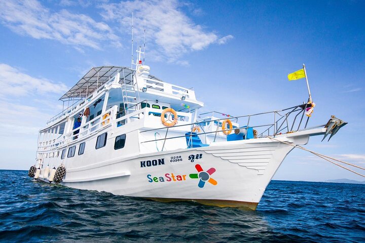 Similan Islands Liveaboard: Dive into a Snorkeling Paradise from Phuket!
