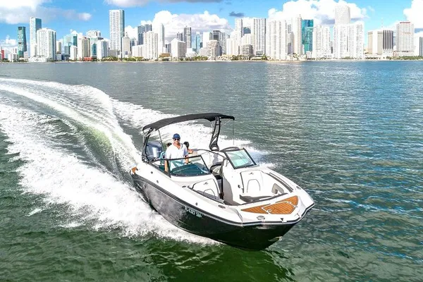 Miami Biscayne Bay Adventure: Captained Private Boat Tour