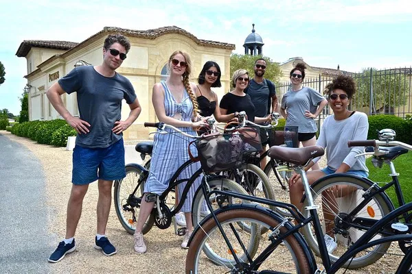 Saint-Émilion E-Bike Tour: Wine Tasting & Châteaux