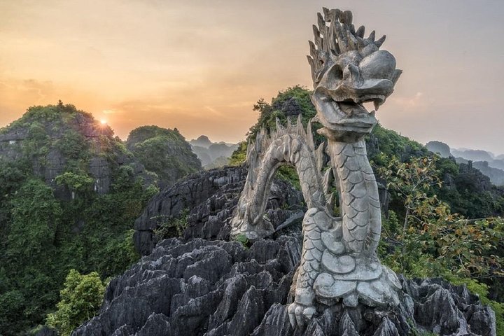 Hoa Lu & Tam Coc Luxury Tour: Limousine, Caves & Views