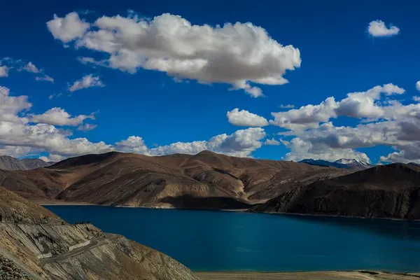 Pangong Lake Day Trip: Unforgettable Leh Adventure!