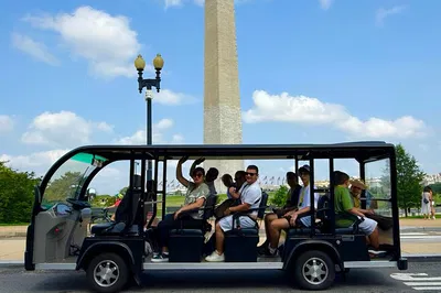 DC's Top Monuments: Guided Trolley Tour