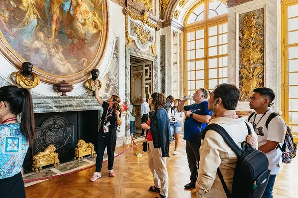 Versailles Palace: Guided Tour with Skip-the-Line Access