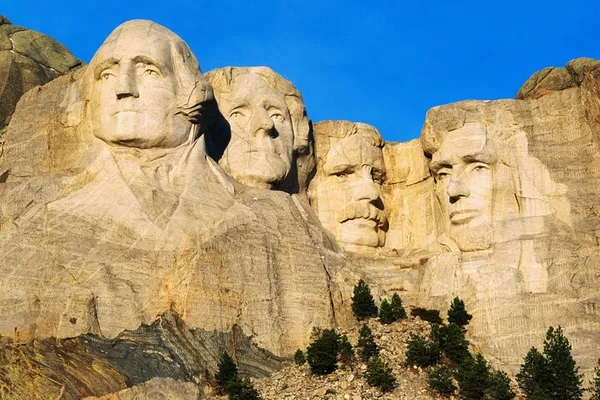 Epic 7-Day Yellowstone & Rushmore Tour from Vegas: Unforgettable Adventure!