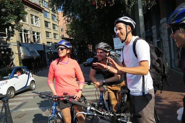 Vancouver Bike Tour: Gastown, Chinatown & Granville Island