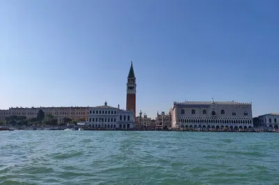Venice Boat Tour: Glass Factory & Lagoon Aperitivo