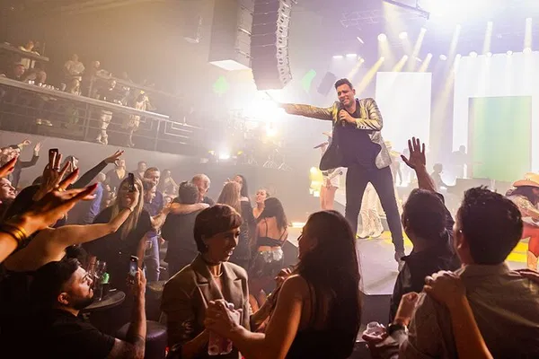 Myst Euphoria Cancun: Live Show, Drinks & Cashback!