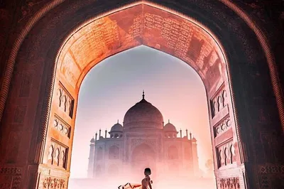 Unveiling Agra: A Whirlwind Taj Mahal Day Trip from Delhi