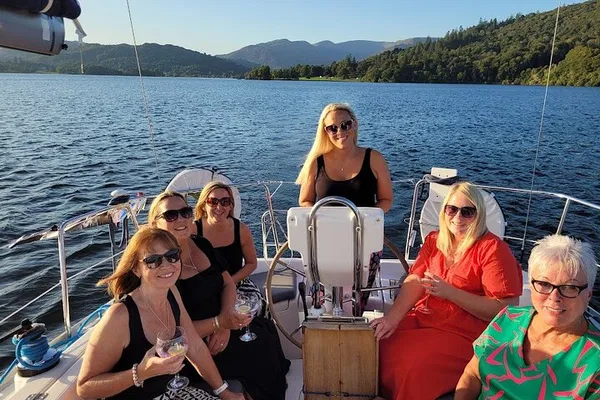 Windermere: Private Sailing & Lakeside Dining
