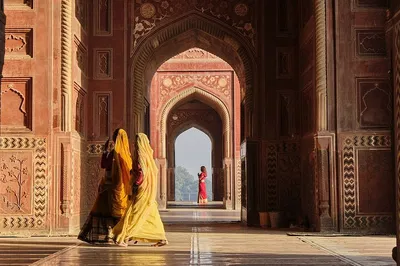 Unveiling Agra's Majesty: A Whirlwind Day Trip from Jaipur