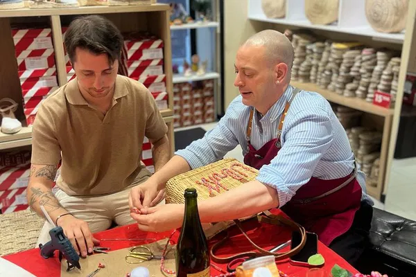 Craft Your Barcelona Souvenir: Design a Raffia Bag!