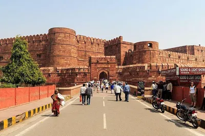 Sunrise Majesty: Private Taj Mahal & Agra Tour from Delhi