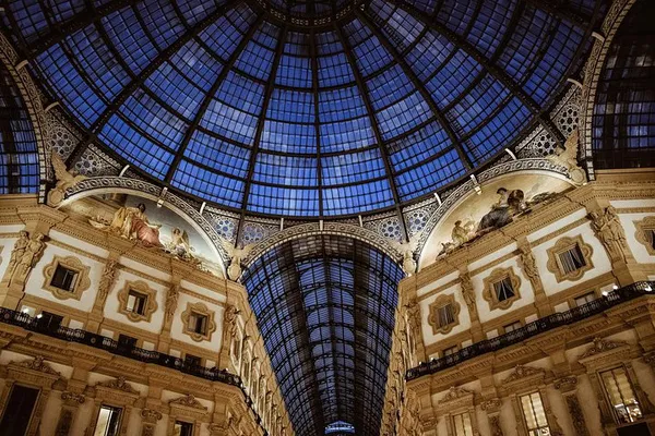 Milan Fashion Tour: Private Shopping & Exclusive Sales