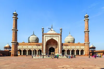 Agra's Cultural Tapestry: A Motorcycle or Tuk-Tuk Adventure Through Spices & Mosques