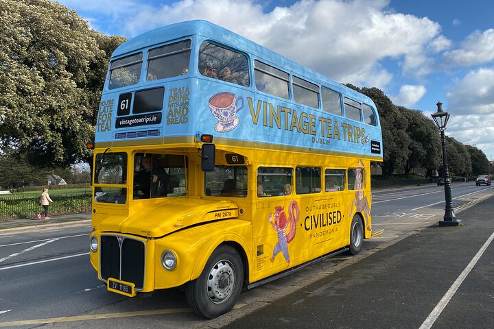 Dublin Afternoon Tea Bus Tour: Sights & Snacks!
