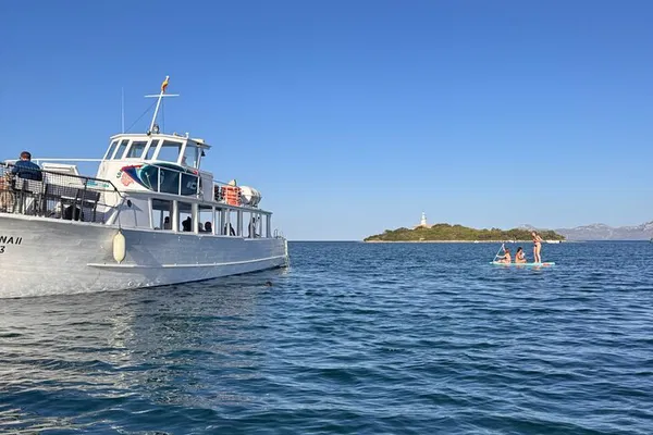 Alcudia Bay Boat Tour: Swim, Snorkel & Tapas