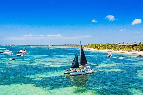 Dive into Luxury: Private Catamaran Adventure with Snorkeling, Hookah Diving & Parasailing in Punta Cana!