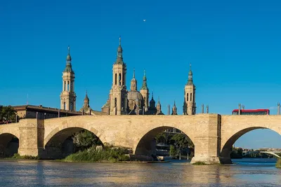 Barcelona to Zaragoza: A Luxurious Private Transfer with Historic Detour