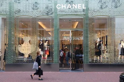 Amsterdam's Exclusive Fashion: Personalized Shopping Tour with Margit