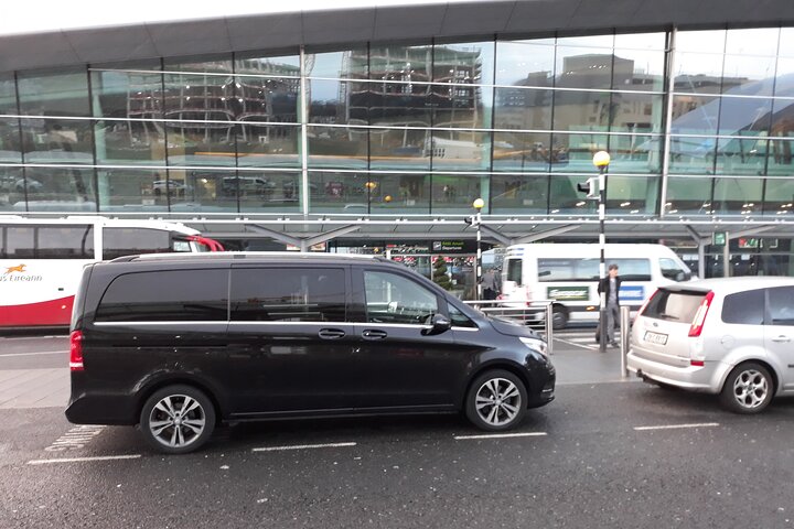 Luxury Transfer: Dublin Airport to Doonbeg with DM Executive Line