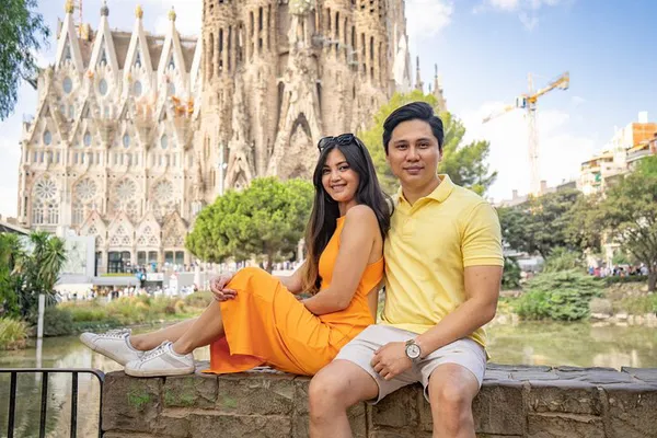 Barcelona: Capture Your Sagrada Familia Memories with a Private Photoshoot