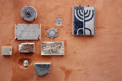Unveiling Rome's Hidden Gems: A Private Jewish Quarter, Tiber Island & Trastevere Walking Tour