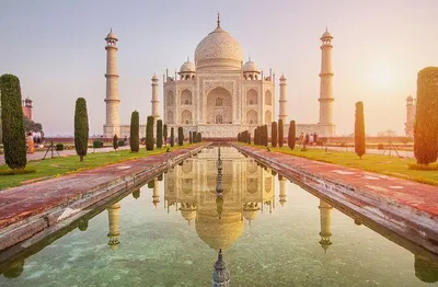 Unveiling Agra's Majesty: A Luxurious 2-Day Car Tour