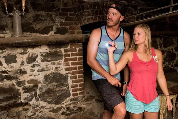 Portland Haunted Pub Tour: Ghost Stories & Local Brews