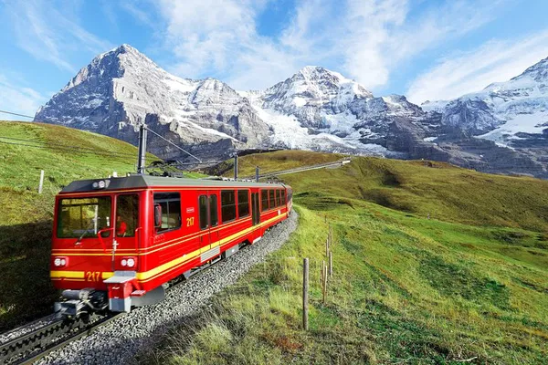 Jungfraujoch Private Tour: Journey to the Top of Europe in Luxury