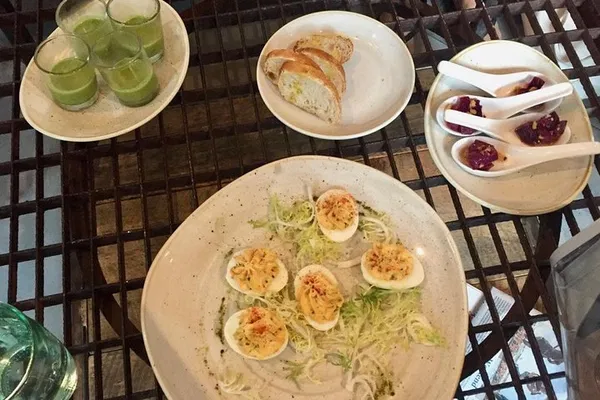 Newport's Culinary Secrets: A Delicious Neighborhood Food Tour