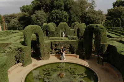 Capture Barcelona's Charm: Personalized Photo Session with Local Experts