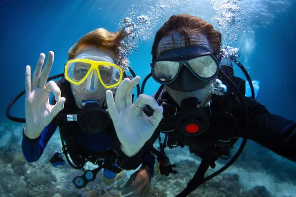 Discover Underwater Wonders: Tossa de Mar Scuba Diving Adventure