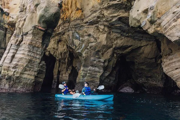 La Jolla Kayak Rental for Two: Explore the Coast!