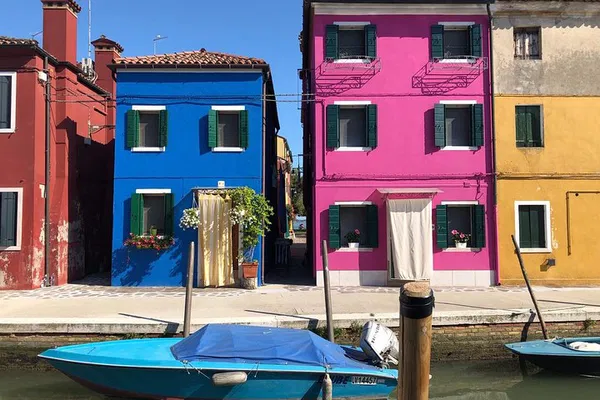 Murano & Burano: Luxury Private Boat Tour from Venice
