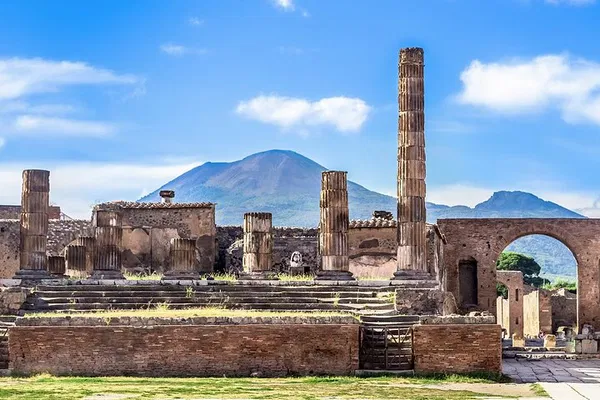 Pompeii: Skip-the-Line Guided Tour - Unearth History!