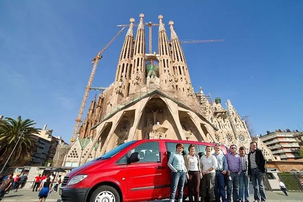 Barcelona Private Tour: See Top Sights with Hotel Pickup