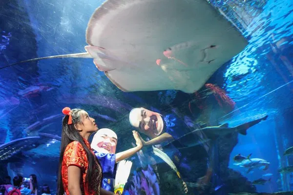 Bangkok Adventure: Dive into SEA LIFE & Meet Stars at Madame Tussauds!
