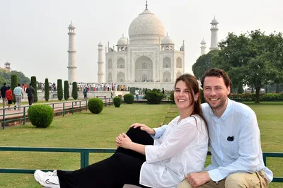 Discover Taj Mahal: A Luxurious Private Car Tour from Delhi