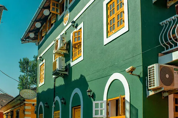 Unveiling Goa's Portuguese Past: A Fontainhas & Old Goa Private Tour