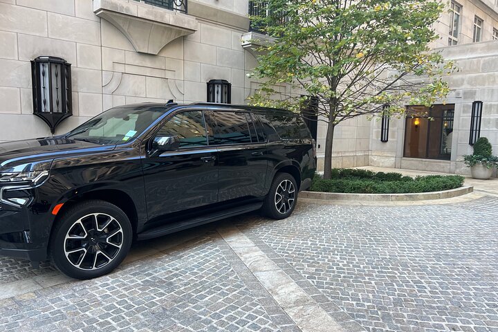 Luxury Airport Transfers: NYC's Premier Chauffeur Experience