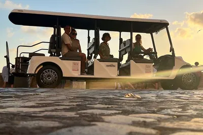 Rome on Wheels: Golf Cart Tour with Roman Food Tasting Adventure!