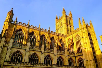 Unveiling Bath's Charm: A Relaxed 4-Hour Blue Badge Walking Tour