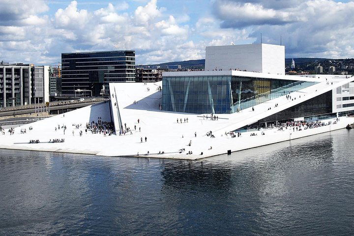 Oslo Walking Tour: See Top Sights!