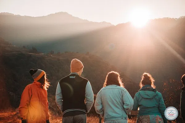 Trek to Luntsu Top: Discover Himalayan Beauty Near Mussoorie!